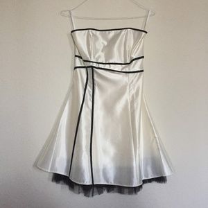 Vintage Strapless Prom/Cocktail Party Dress (Early Aughts)